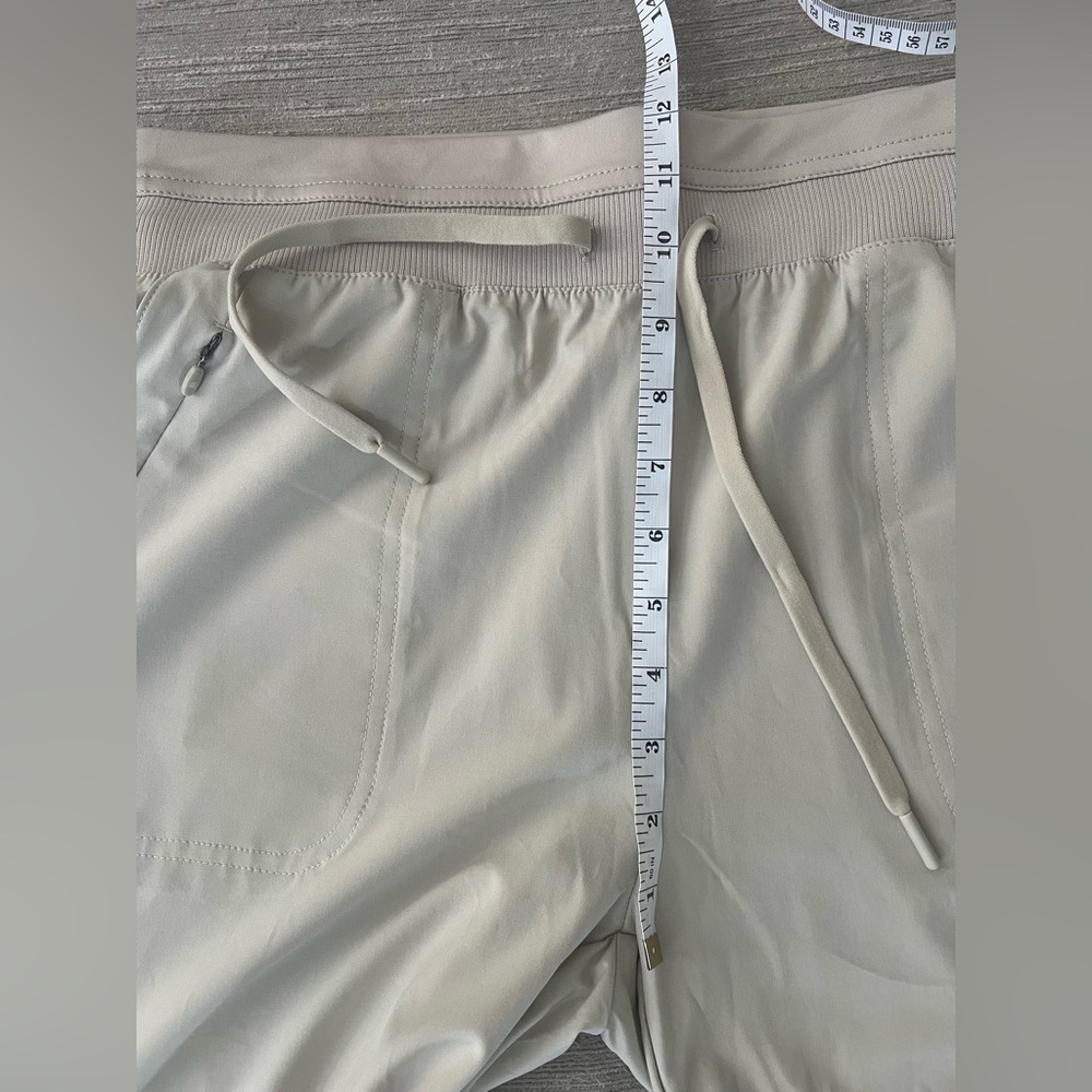 Kyodan Featherweight Collection Ultra-Legger Cream Capri Jogger Size L NWT - Picture 13 of 15